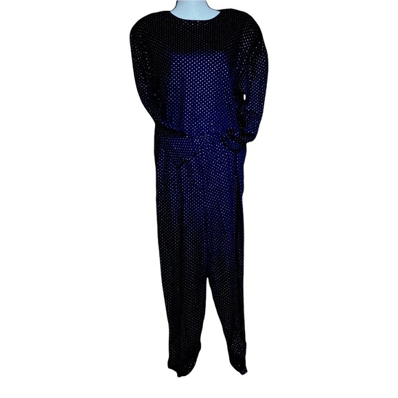 Vintage 1980s embellish with silver white sequins in black fabric in size Medium - Picture 3 of 14